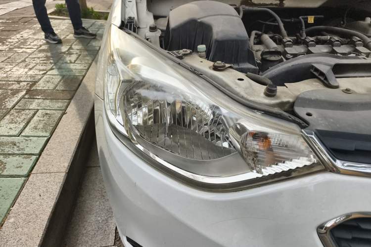 Used Chevrolet Sail 2015 Sail 3 1.3L Manual Ideal Edition Right Front Headlight