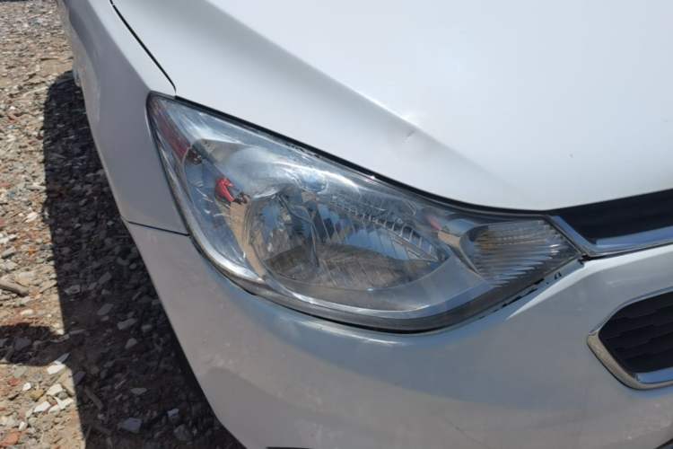 Used Chevrolet Sail 2015 Sail 3 1.5L Manual with Ideal Sunroof Edition Right Front Headlight
