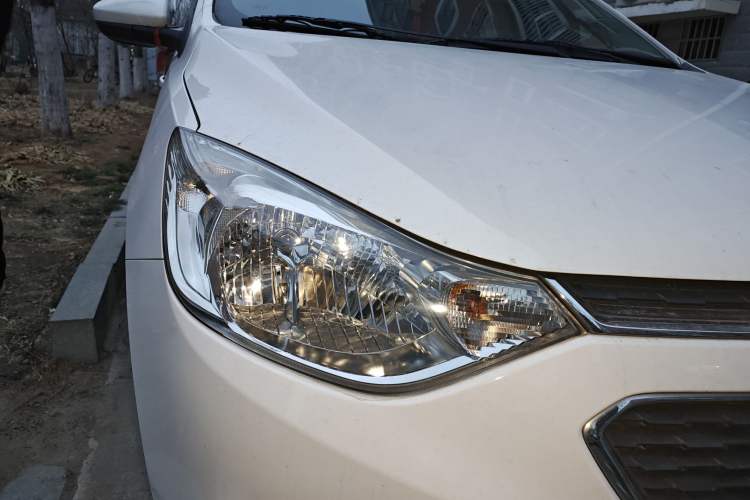 Used Chevrolet Sail 2015 Sail 3 1.5L Manual with Ideal Sunroof Edition Right Front Headlight