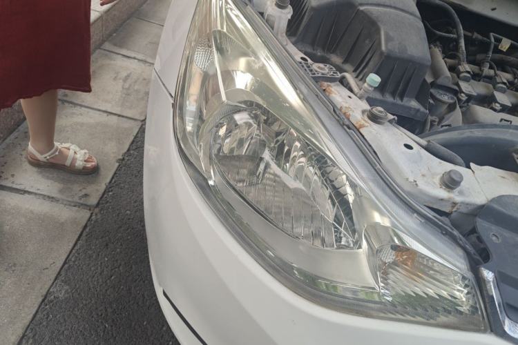 Used Chevrolet Sail 2015 Sail 3 1.3L AMT Ideal Edition Right Front Headlight