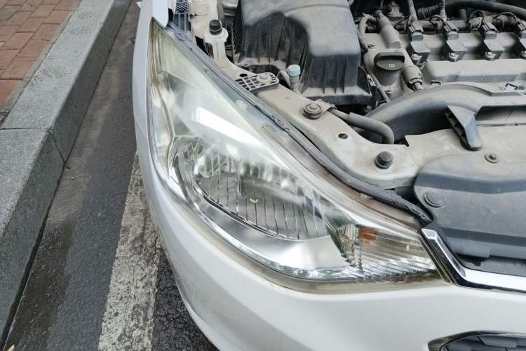 Used Chevrolet Sail 2015 Sail 3 1.5L Manual with Ideal Sunroof Edition Right Front Headlight