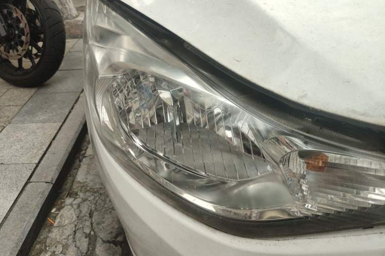 Used Chevrolet Sail 2015 Sail 3 1.5L AMT Happiness Sunroof Edition Right Front Headlight