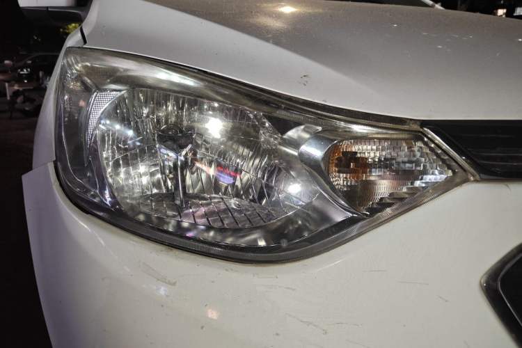 Used Chevrolet Sail 2015 Sail 3 1.5L Manual with Ideal Sunroof Edition Right Front Headlight