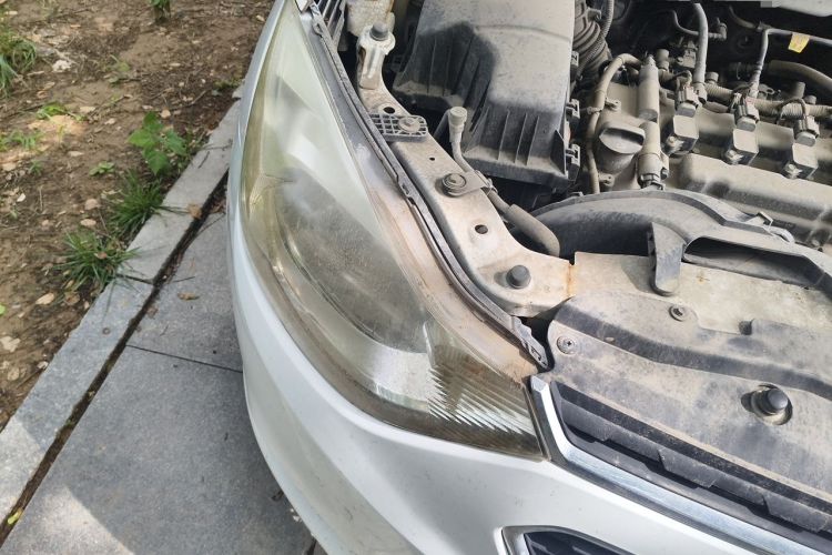 Used Chevrolet Sail 2015 Sail 3 1.5L Manual with Ideal Sunroof Edition Right Front Headlight