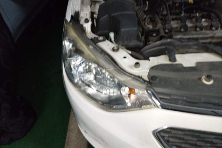 Used Chevrolet Sail 2015 Sail 3 1.5L AMT Happiness Sunroof Edition Right Front Headlight