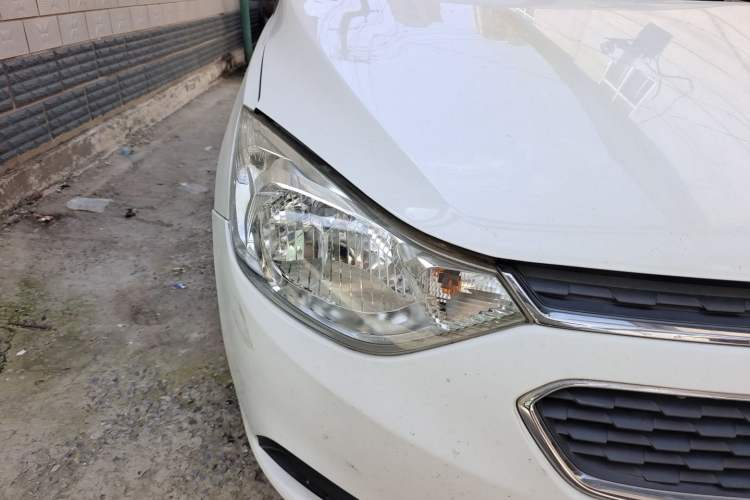 Used Chevrolet Sail 2015 Sail 3 1.3L AMT Ideal Edition Right Front Headlight