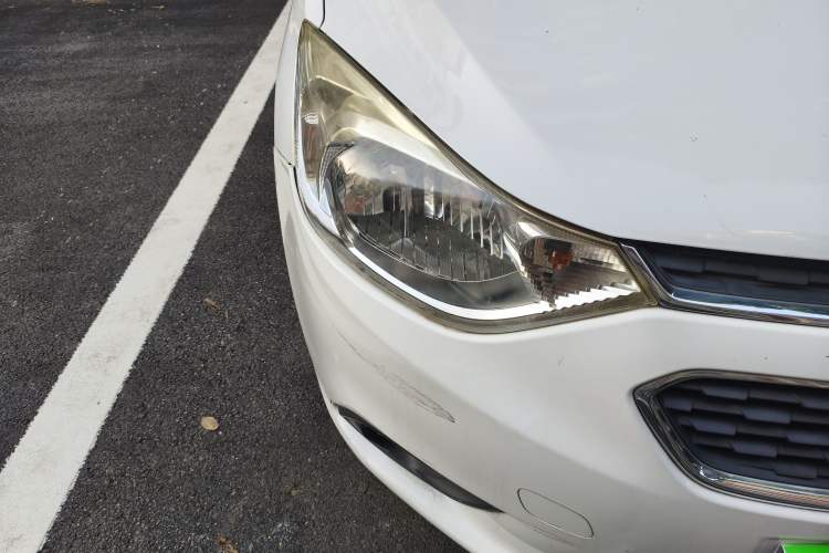 Used Chevrolet Sail 2015 Sail 3 1.5L AMT Happiness Sunroof Edition Right Front Headlight