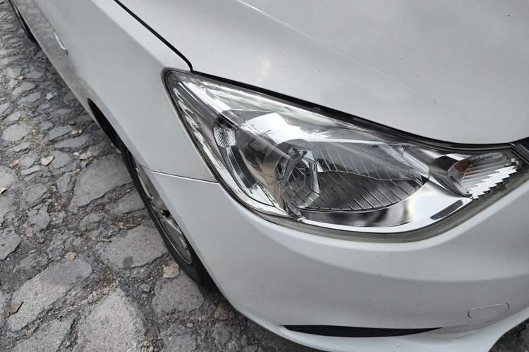 Used Chevrolet Sail 2015 Sail 3 1.3L Manual Warm Edition Right Front Headlight