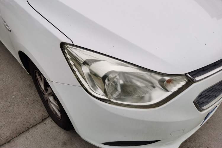 Used Chevrolet Sail 2015 Sail 3 1.5L Manual with Ideal Sunroof Edition Right Front Headlight