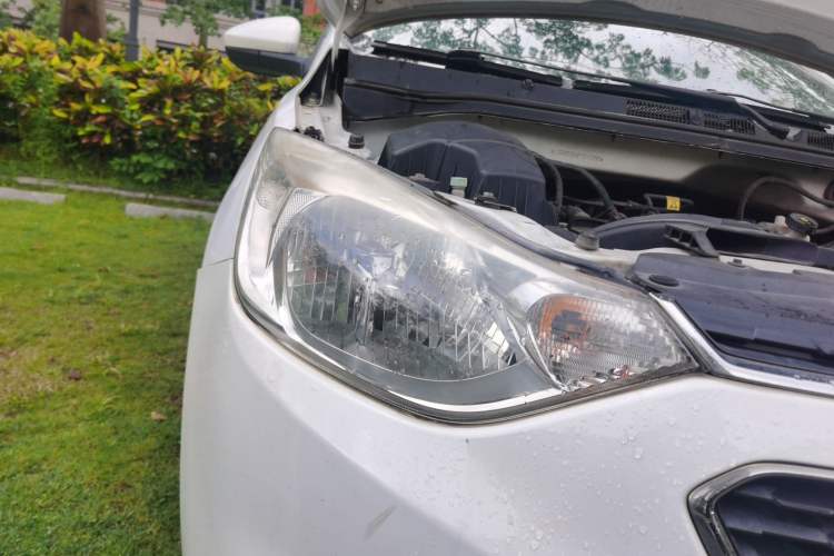 Used Chevrolet Sail 2015 Sail 3 1.5L Manual with Ideal Sunroof Edition Right Front Headlight