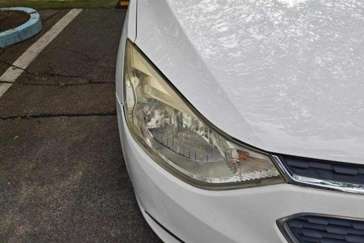 Used Chevrolet Sail 2015 Sail 3 1.3L AMT Ideal Edition Right Front Headlight