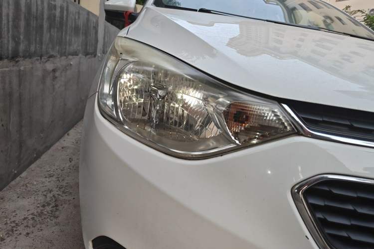 Used Chevrolet Sail 2015 Sail 3 1.3L AMT Ideal Edition Right Front Headlight