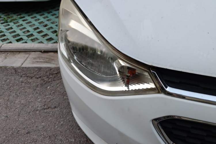 Used Chevrolet Sail 2015 Sail 3 1.3L Manual Ideal Edition Right Front Headlight