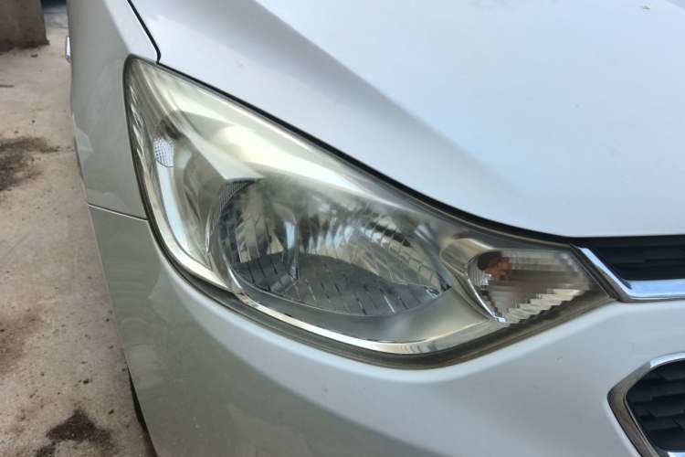 Used Chevrolet Sail 2015 Sail 3 1.3L Manual Ideal Edition Right Front Headlight