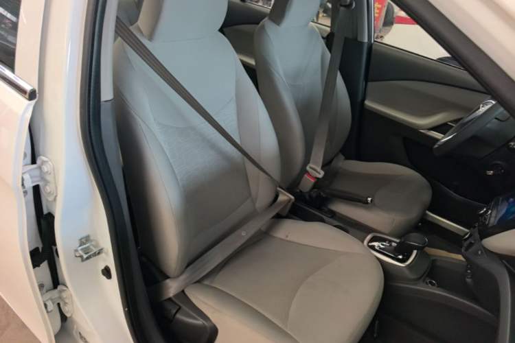 Used Chevrolet Sail 2015 Sail 3 1.3L AMT Ideal Edition Right Front Seat