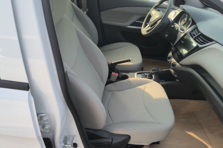 Used Chevrolet Sail 2015 Sail 3 1.3L AMT Ideal Edition Right Front Seat