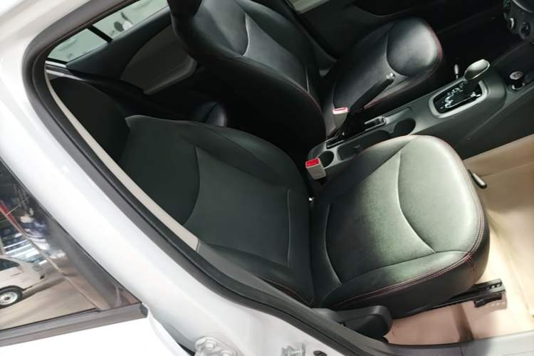 Used Chevrolet Sail 2015 Sail 3 1.3L AMT Ideal Edition Right Front Seat