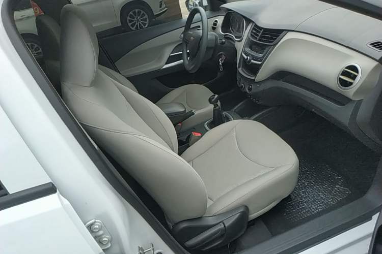 Used Chevrolet Sail 2015 Sail 3 1.5L Manual with Ideal Sunroof Edition Right Front Seat