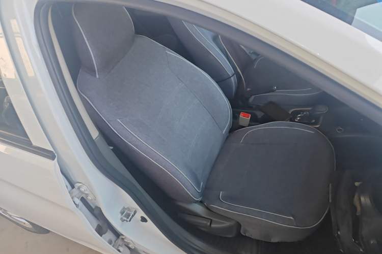 Used Chevrolet Sail 2015 Sail 3 1.3L AMT Ideal Edition Right Front Seat