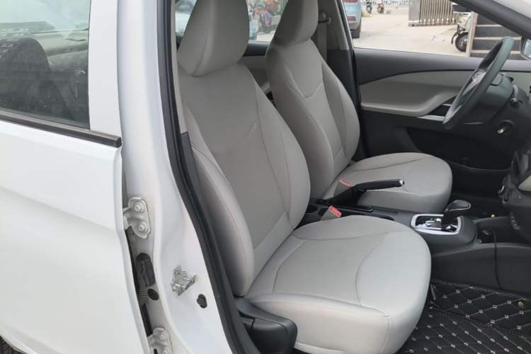 Used Chevrolet Sail 2015 Sail 3 1.3L AMT Ideal Edition Right Front Seat