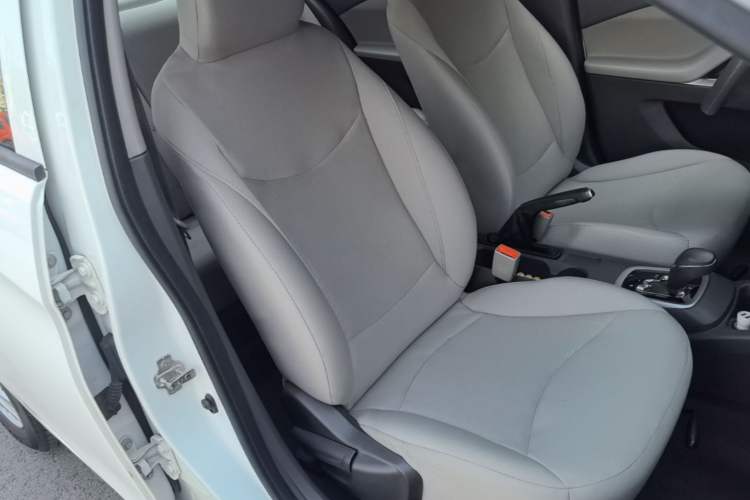 Used Chevrolet Sail 2015 Sail 3 1.3L AMT Ideal Edition Right Front Seat