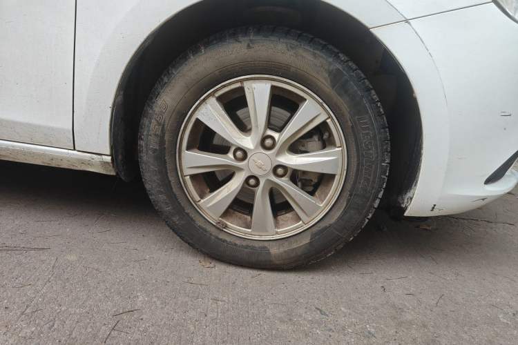 Used Chevrolet Sail 2015 Sail 3 1.5L Manual with Ideal Sunroof Edition Right Front Wheel Hub