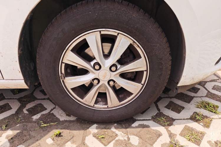 Used Chevrolet Sail 2015 Sail 3 1.5L Manual with Ideal Sunroof Edition Right Front Wheel Hub
