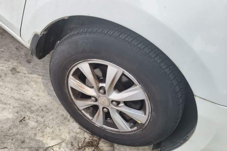 Used Chevrolet Sail 2015 Sail 3 1.5L Manual with Ideal Sunroof Edition Right Front Wheel Hub