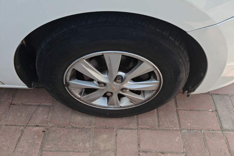 Used Chevrolet Sail 2015 Sail 3 1.5L Manual with Ideal Sunroof Edition Right Front Wheel Hub