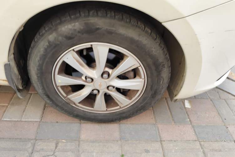 Used Chevrolet Sail 2015 Sail 3 1.5L Manual with Ideal Sunroof Edition Right Front Wheel Hub