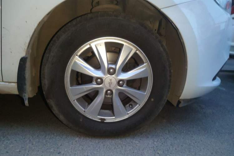 Used Chevrolet Sail 2015 Sail 3 1.3L Manual Ideal Edition Right Front Wheel Hub