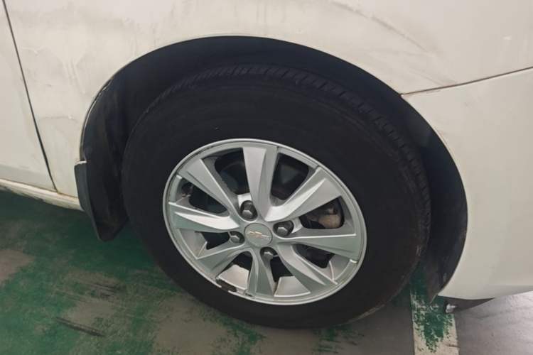 Used Chevrolet Sail 2015 Sail 3 1.5L Manual with Ideal Sunroof Edition Right Front Wheel Hub