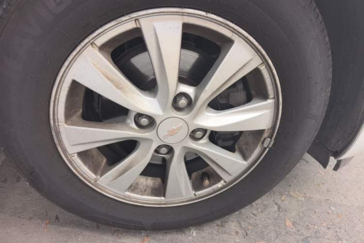 Used Chevrolet Sail 2015 Sail 3 1.3L Manual with Ideal Sunroof Edition Right Front Wheel Hub