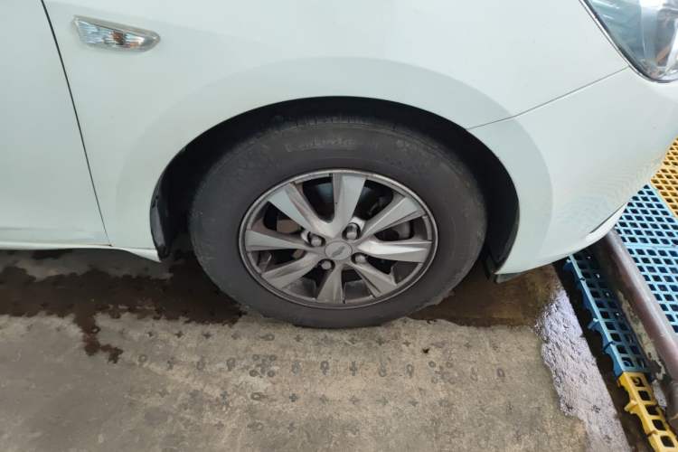 Used Chevrolet Sail 2015 Sail 3 1.5L Manual with Ideal Sunroof Edition Right Front Wheel Hub