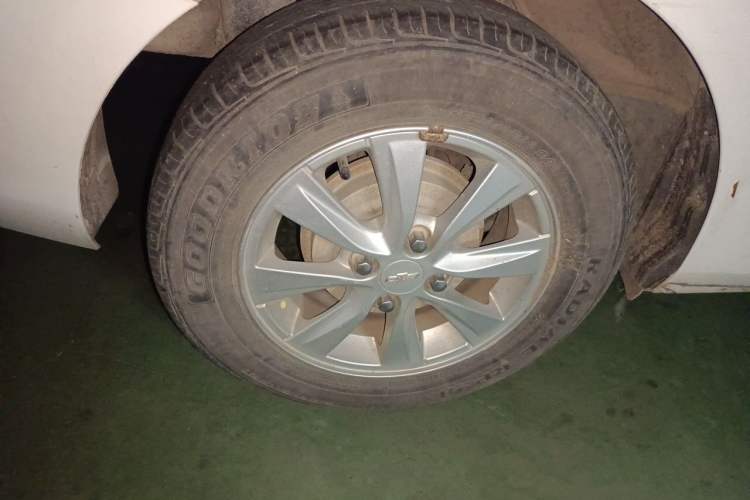 Used Chevrolet Sail 2015 Sail 3 1.5L AMT Happiness Sunroof Edition Right Front Wheel Hub