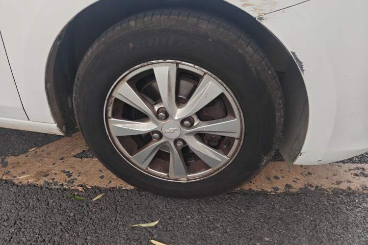 Used Chevrolet Sail 2015 Sail 3 1.5L Manual with Ideal Sunroof Edition Right Front Wheel Hub