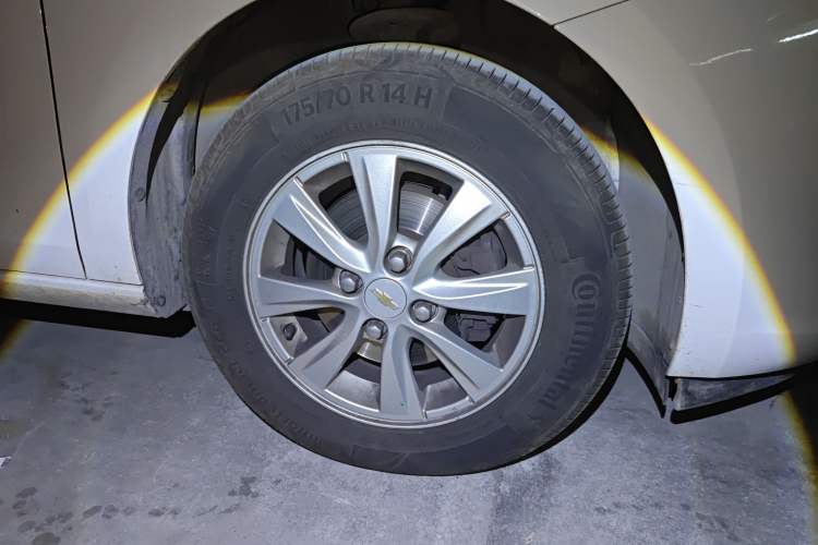 Used Chevrolet Sail 2015 Sail 3 1.5L Manual with Ideal Sunroof Edition Right Front Wheel Hub