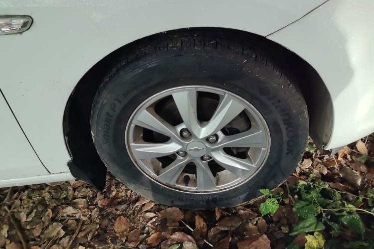 Used Chevrolet Sail 2015 Sail 3 1.5L Manual with Ideal Sunroof Edition Right Front Wheel Hub