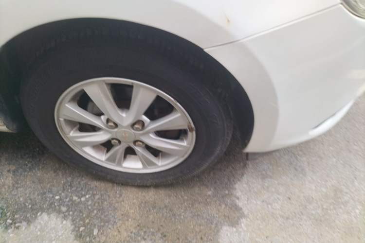 Used Chevrolet Sail 2015 Sail 3 1.5L AMT Happiness Sunroof Edition Right Front Wheel Hub