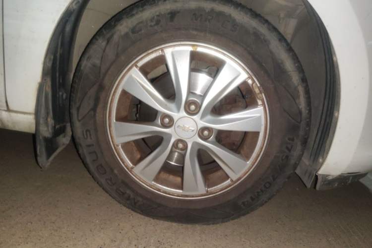 Used Chevrolet Sail 2015 Sail 3 1.3L Manual Warm Edition Right Front Wheel Hub