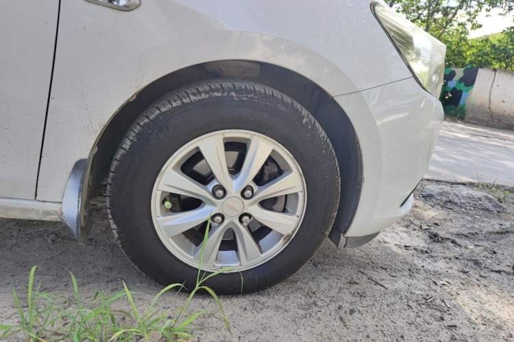 Used Chevrolet Sail 2015 Sail 3 1.5L Manual with Ideal Sunroof Edition Right Front Wheel Hub