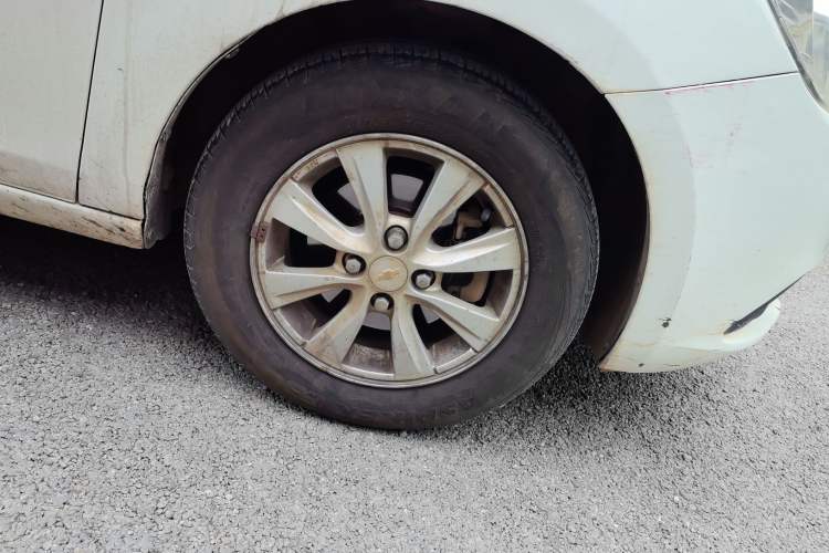 Used Chevrolet Sail 2015 Sail 3 1.3L Manual Warm Edition Right Front Wheel Hub