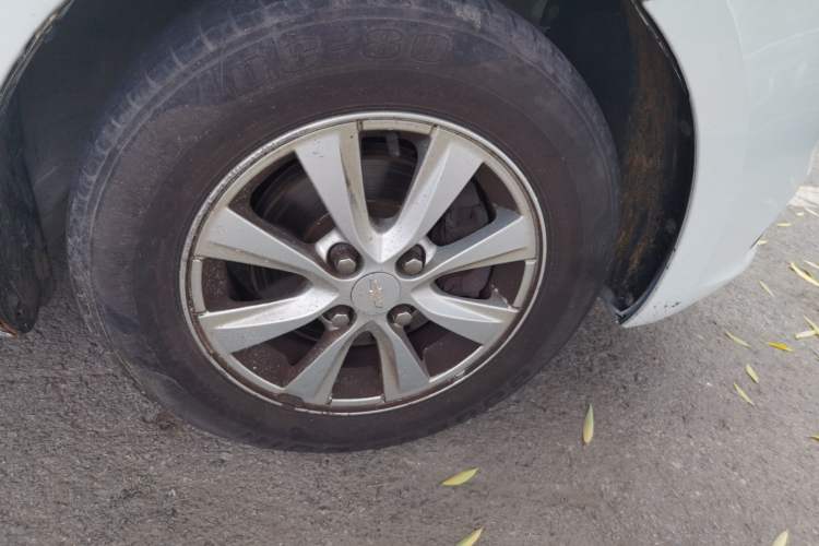 Used Chevrolet Sail 2015 Sail 3 1.5L Manual with Ideal Sunroof Edition Right Front Wheel Hub