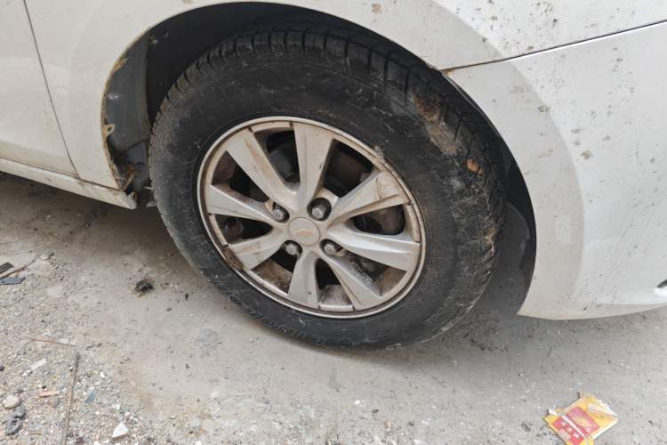 Used Chevrolet Sail 2015 Sail 3 1.3L Manual with Ideal Sunroof Edition Right Front Wheel Hub