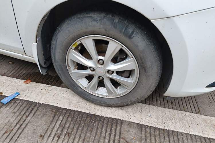 Used Chevrolet Sail 2015 Sail 3 1.5L Manual Happiness Edition Right Front Wheel Hub