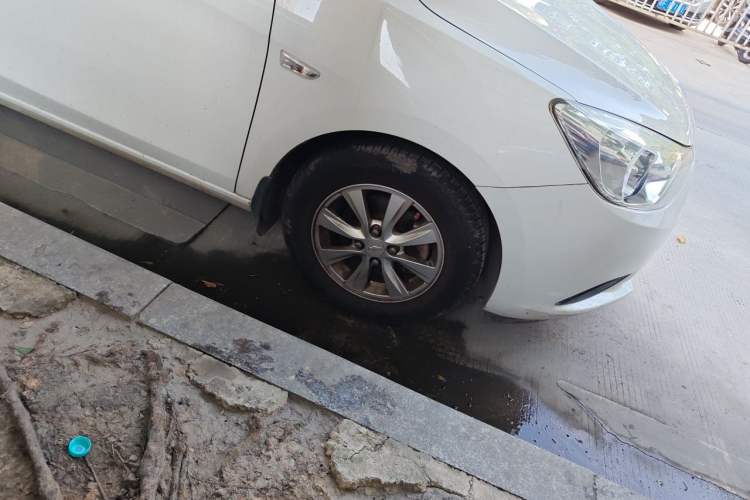 Used Chevrolet Sail 2015 Sail 3 1.5L Manual with Ideal Sunroof Edition Right Front Wheel Hub