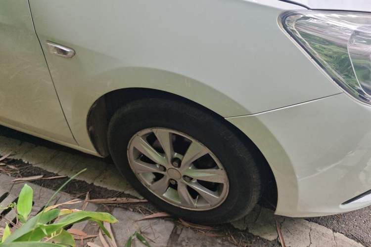 Used Chevrolet Sail 2015 Sail 3 1.5L AMT Happiness Sunroof Edition Right Front Wheel Hub