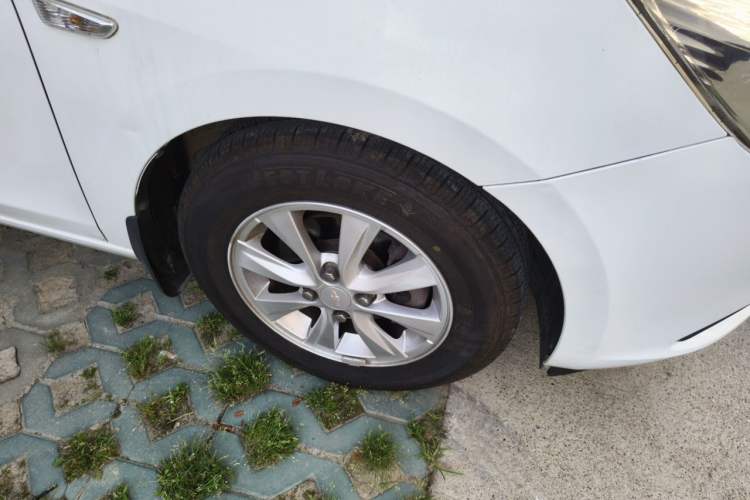 Used Chevrolet Sail 2015 Sail 3 1.5L Manual with Ideal Sunroof Edition Right Front Wheel Hub