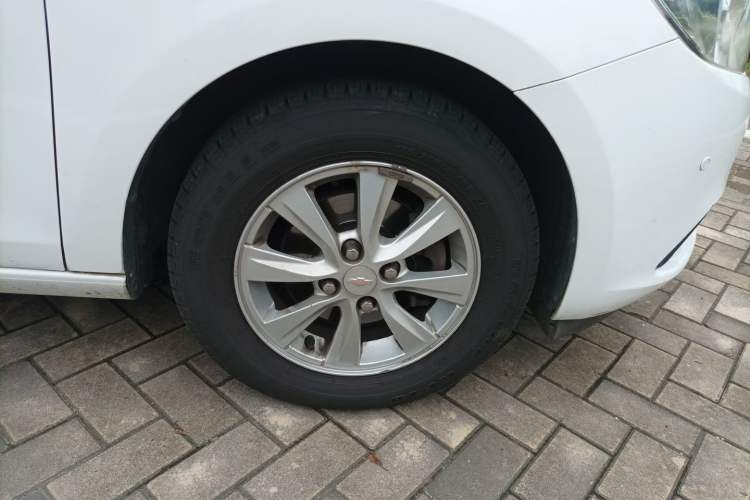 Used Chevrolet Sail 2015 Sail 3 1.5L Manual with Ideal Sunroof Edition Right Front Wheel Hub