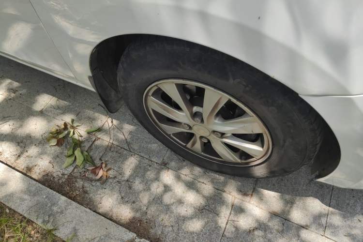 Used Chevrolet Sail 2015 Sail 3 1.5L Manual with Ideal Sunroof Edition Right Front Wheel Hub